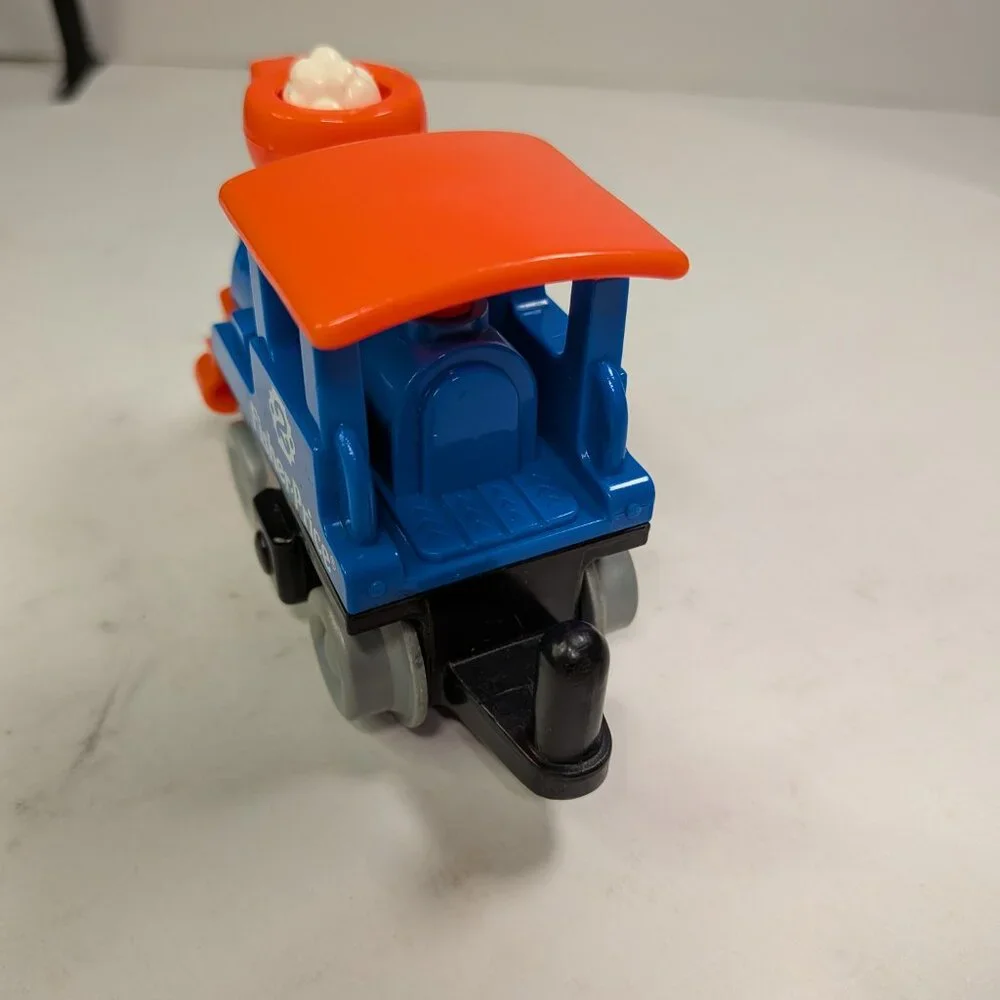 Fisher Price Train #2 Choo Choo Circus Toy 1992 with smoke movement railroad